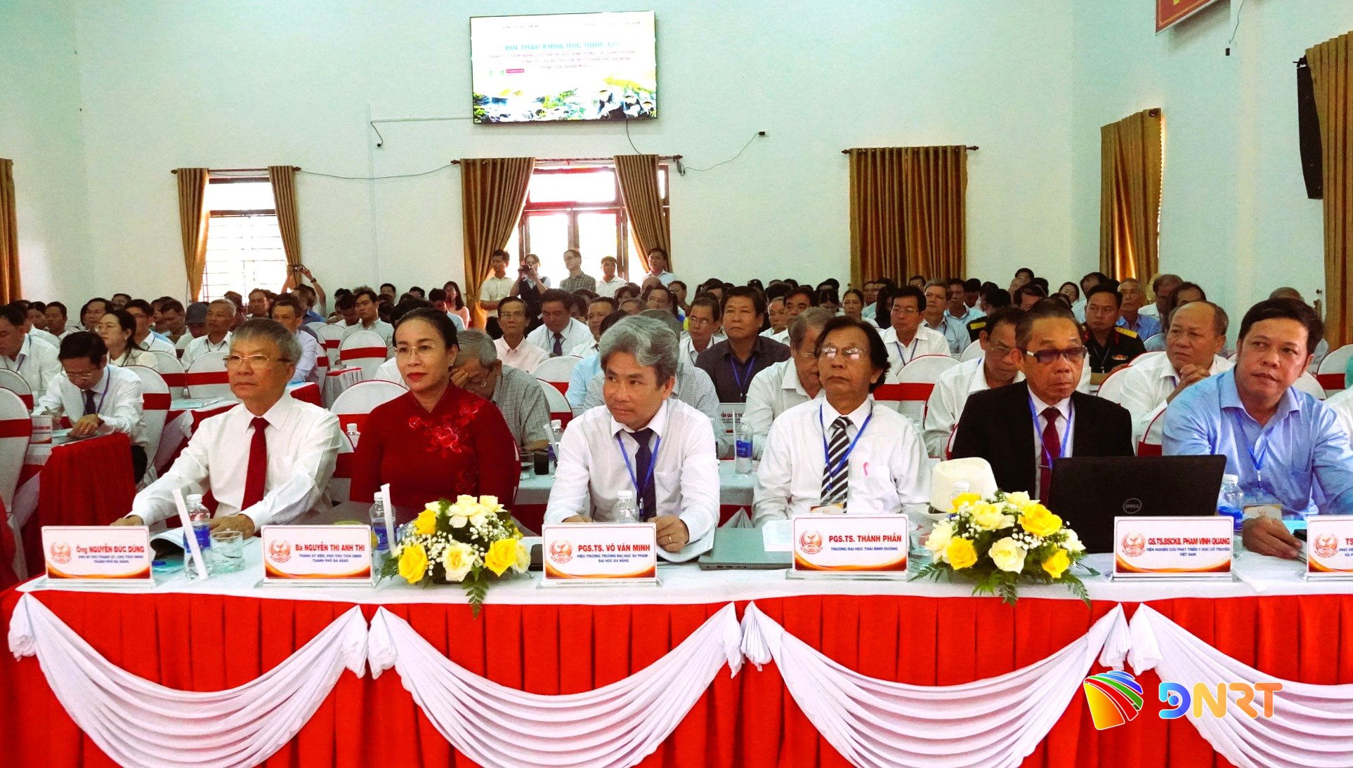 anh2(1)-40d14030e0ff2a2e20bb618ae3cdaa04_watermarked.jpg