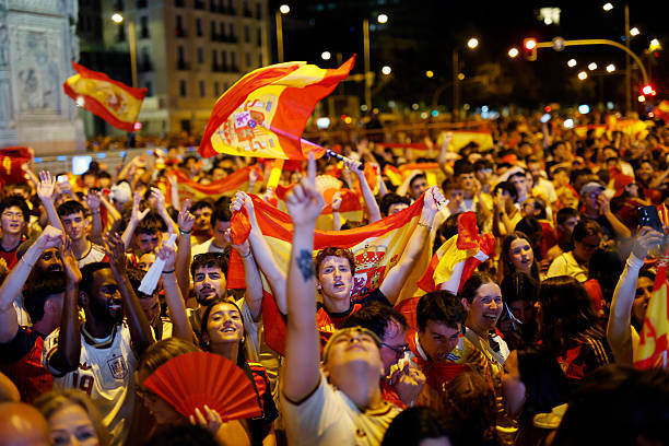 Người dân Tây Ban Nha đã sẵn sàng chào đón đội tuyển quốc gia mang cúp vàng World Cup trở về.