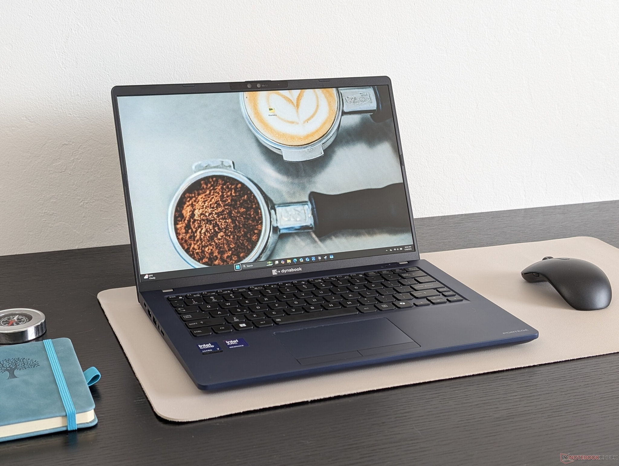 Phiên bản tiền nhiệm Z40L-N sử dụng chip Lunar Lake đã nhận được nhiều đánh giá tích cực.