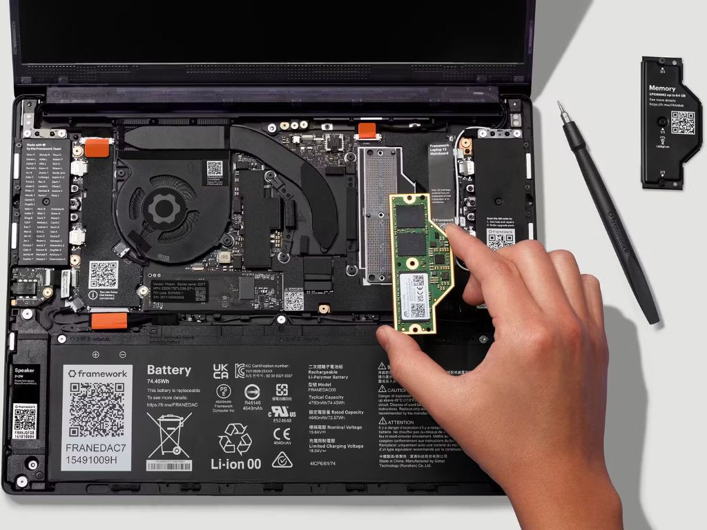 The internals of the Framework Laptop 13 Pro