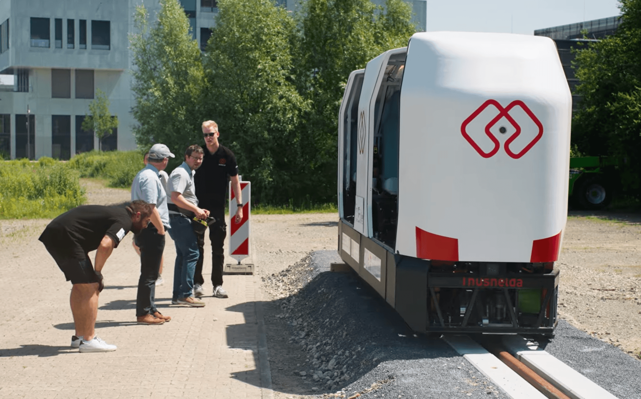 Phương tiện Monocab chạy thử nghiệm trên đoạn đường ray dài 20 mét