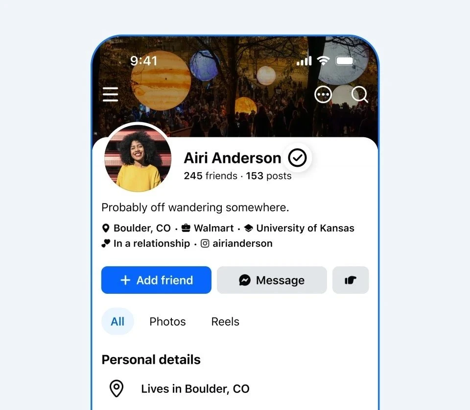 Tài khoản người dùng hiển thị huy hiệu Facebook Verified