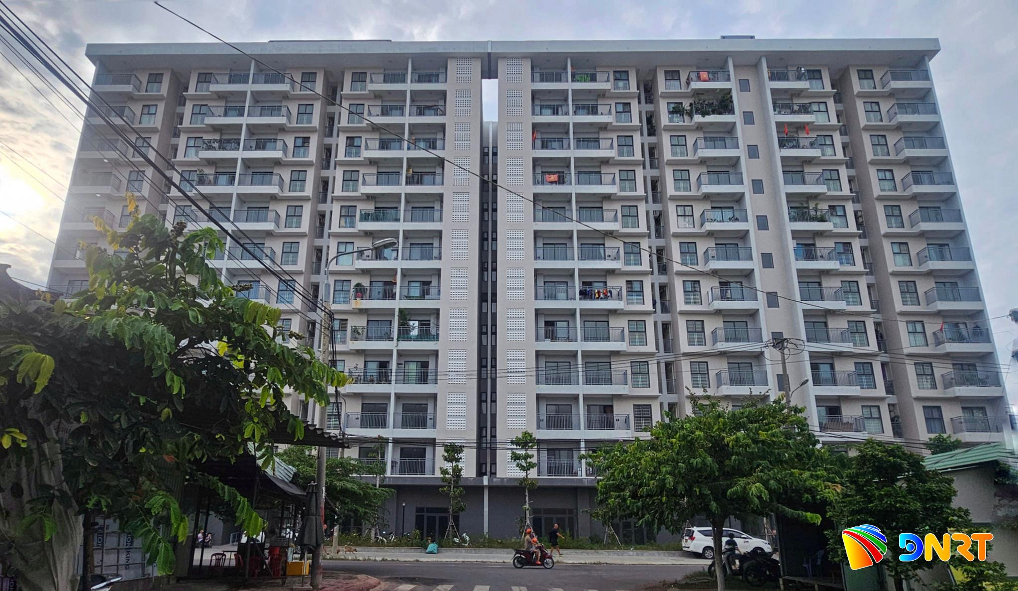 Sau hơn một năm đưa vào sử dụng, Chung cư xã hội cho người có công với cách mạng tại đường Vũ Mộng Nguyên là tổ ấm an cư của 135 hộ gia đình chính sách, có công với cách mạng. Ảnh: LAM PHƯƠNG
