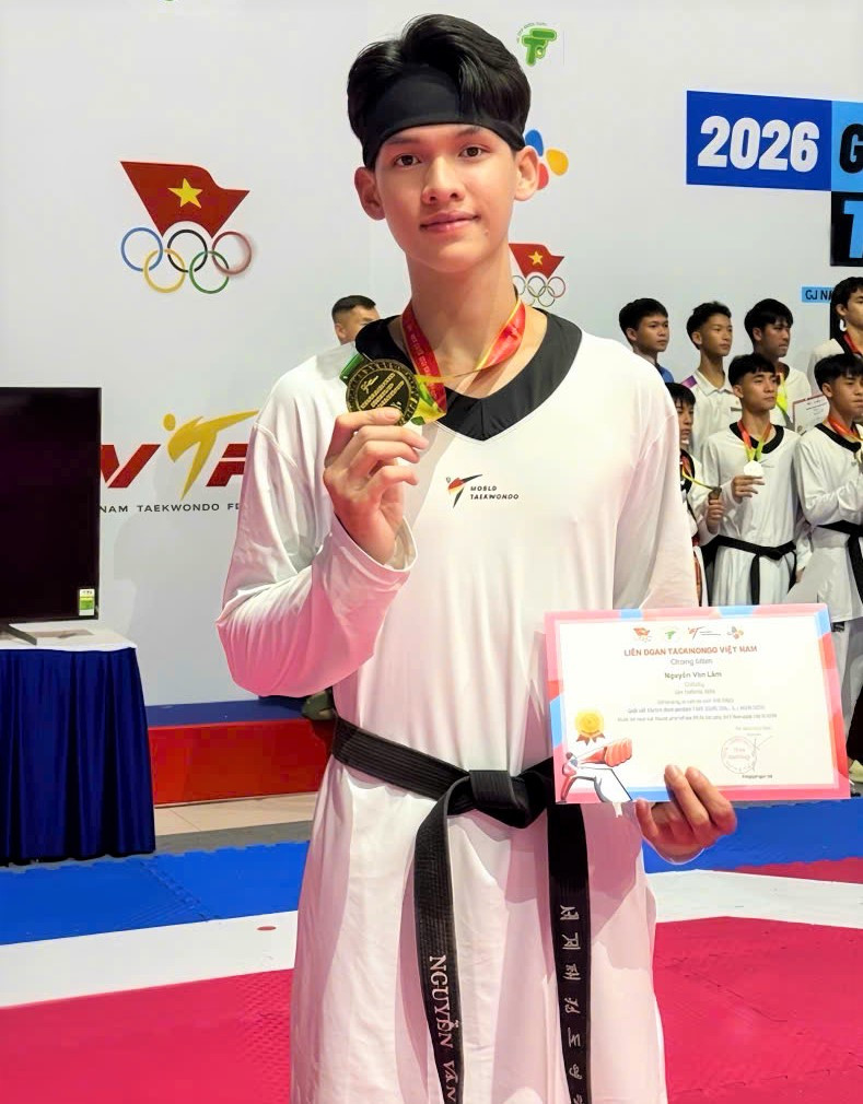 Vận động viên Nguyễn Văn Lâm giành Huy chương Vàng hạng 80kg lứa tuổi U20 nam. Ảnh do nhân vật cung cấp