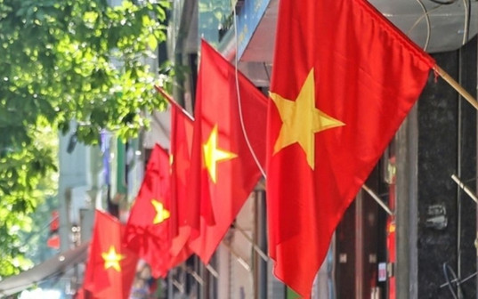 Quốc khánh 2026: Công chức, viên chức nghỉ 5 ngày liên tiếp, làm bù vào thứ Bảy 22/8- Ảnh 1.