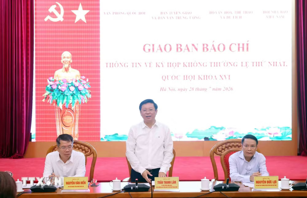 ttxvn-giao-ban-bao-chi-thong-tin-ve-ky-hop-khong-thuong-le-2.jpg