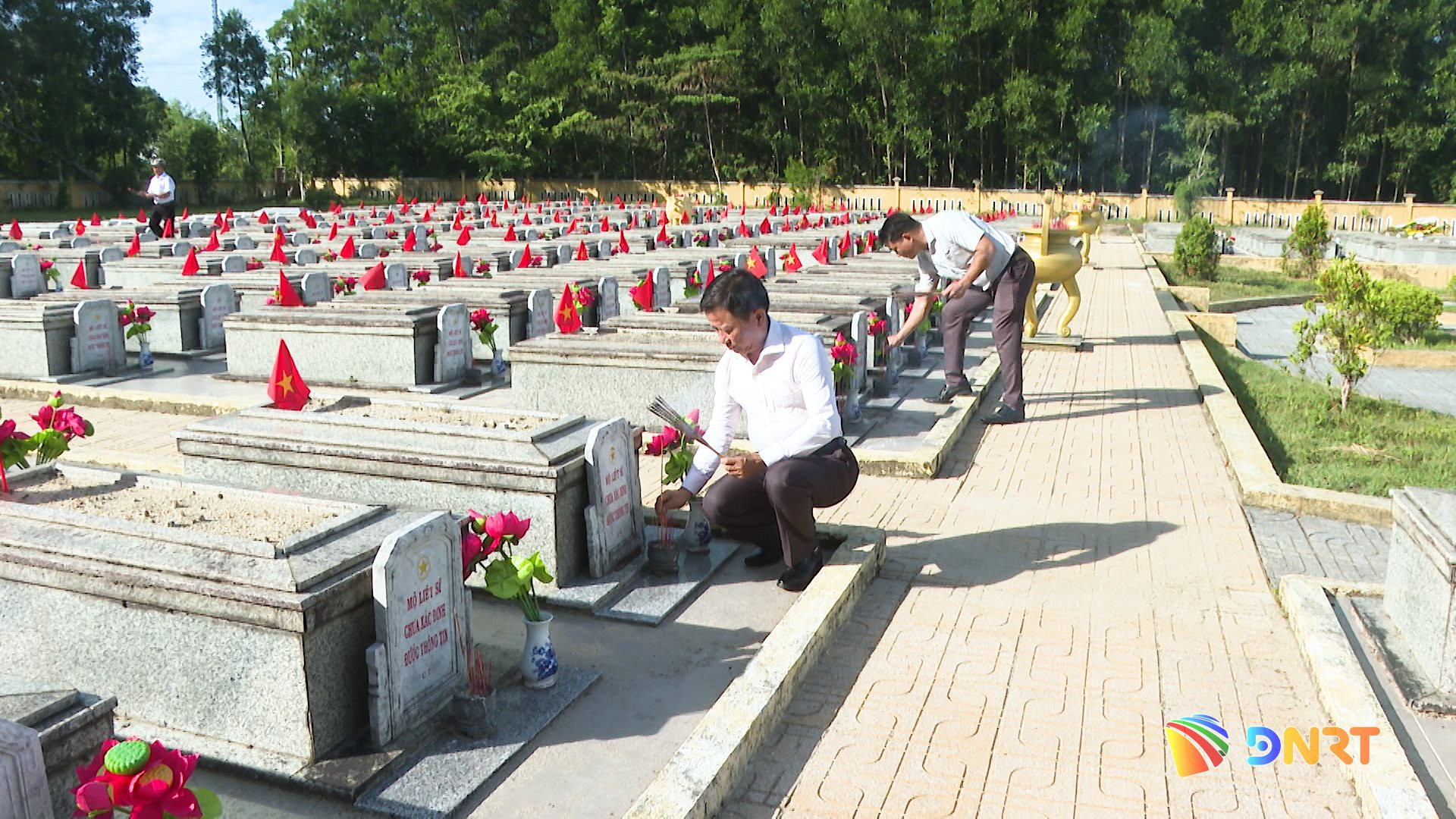 thap huong mo liet sy
