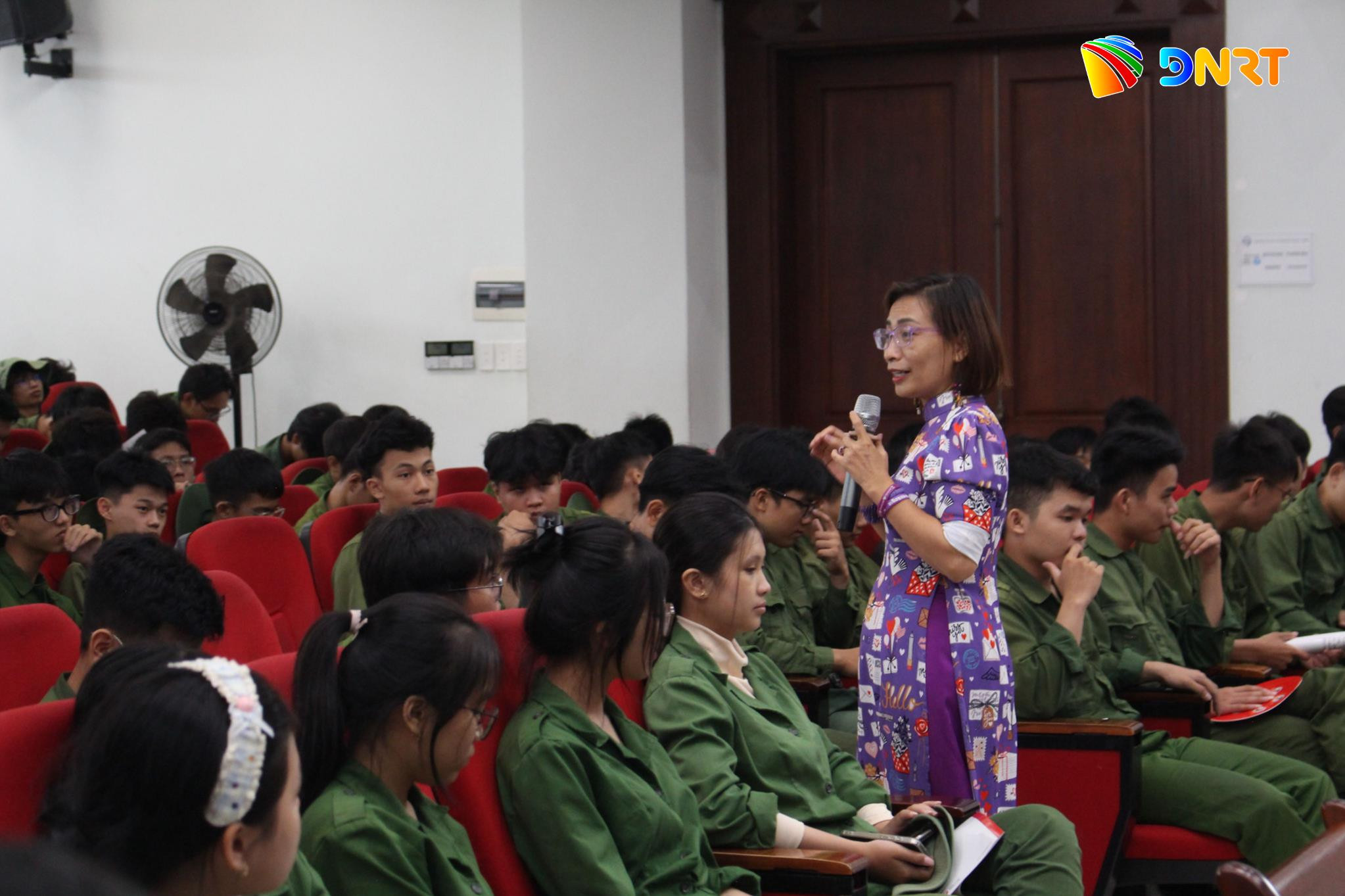 30-7-ky-nang-2a(1).jpg