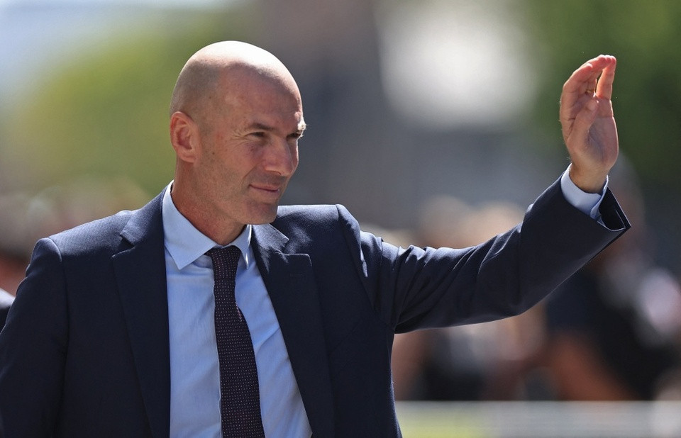 Zinedine Zidane dẫn dắt tuyển Pháp