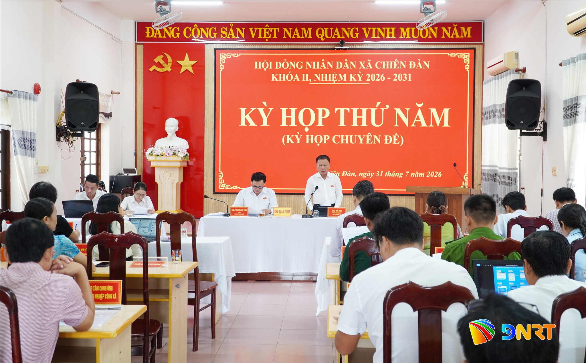 HĐND xã Chiên Đàn tổ chức Kỳ họp thứ 5 xem xét thông qua 3 nội dung do UBND xã trình làm cơ sở pháp lý cho việc triển khai thực hiện các nhiệm vụ tại cơ sở. Ảnh: N.ĐOAN