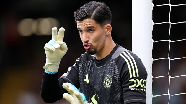 Altay Bayindir sẽ rời Man United. (Ảnh: Getty Images)