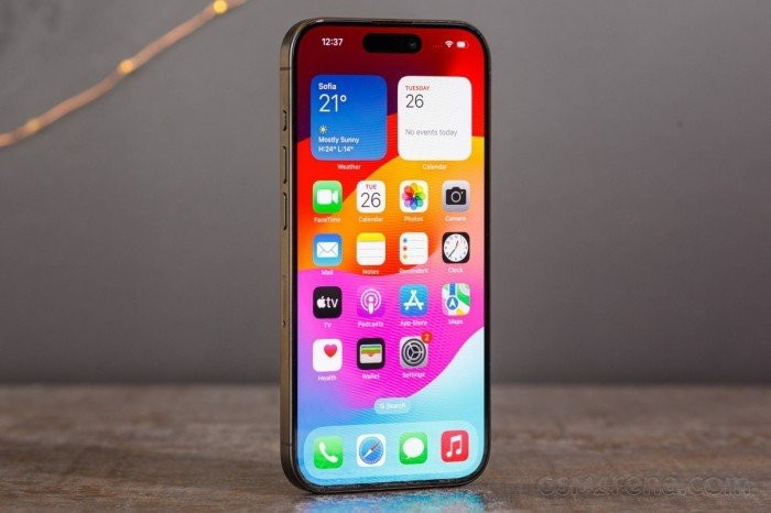 Thiết kế khung viền Titanium kết hợp cùng cổng kết nối USB-C tiện lợi trên iPhone 15 Pro