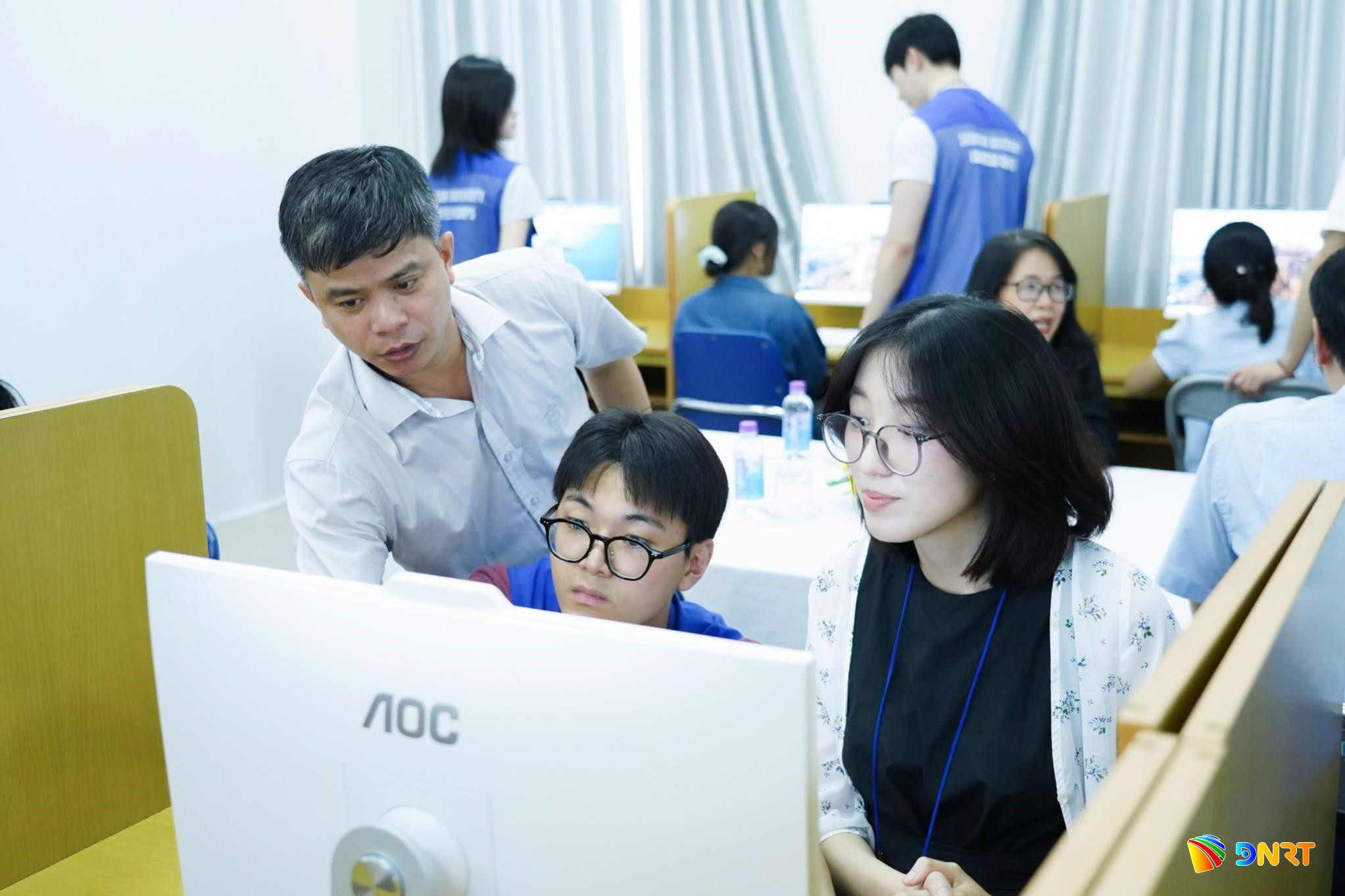 Sinh viên Đại học Ngoại ngữ