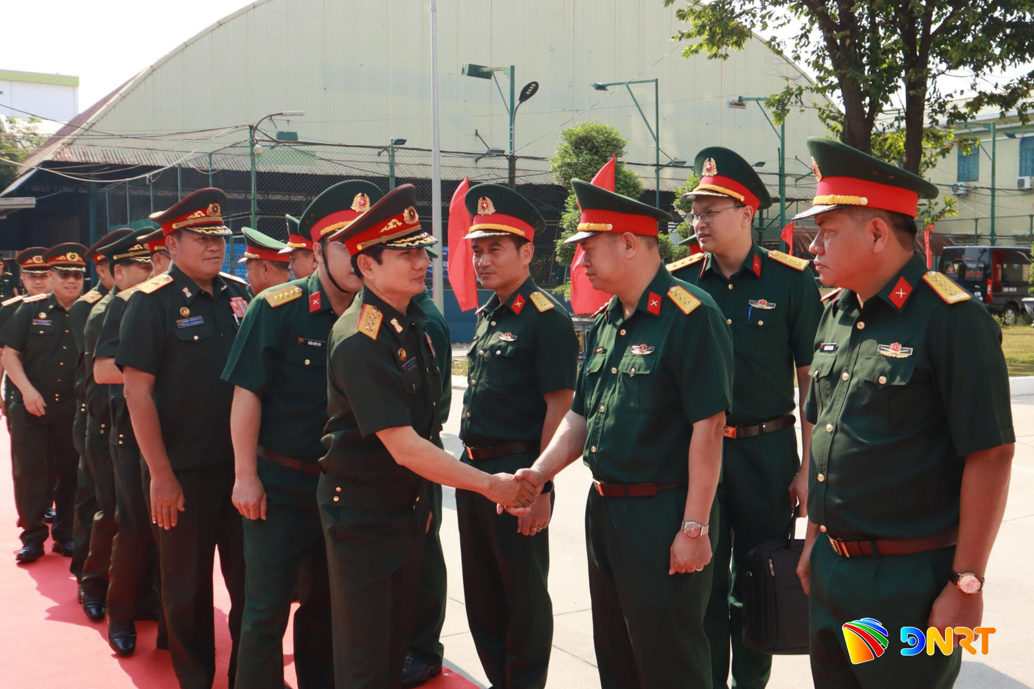 don-thuong-tuong-saichay-kommasith-bo-quoc-phong-lao-tham-bo-chqs-da-nang.jpg