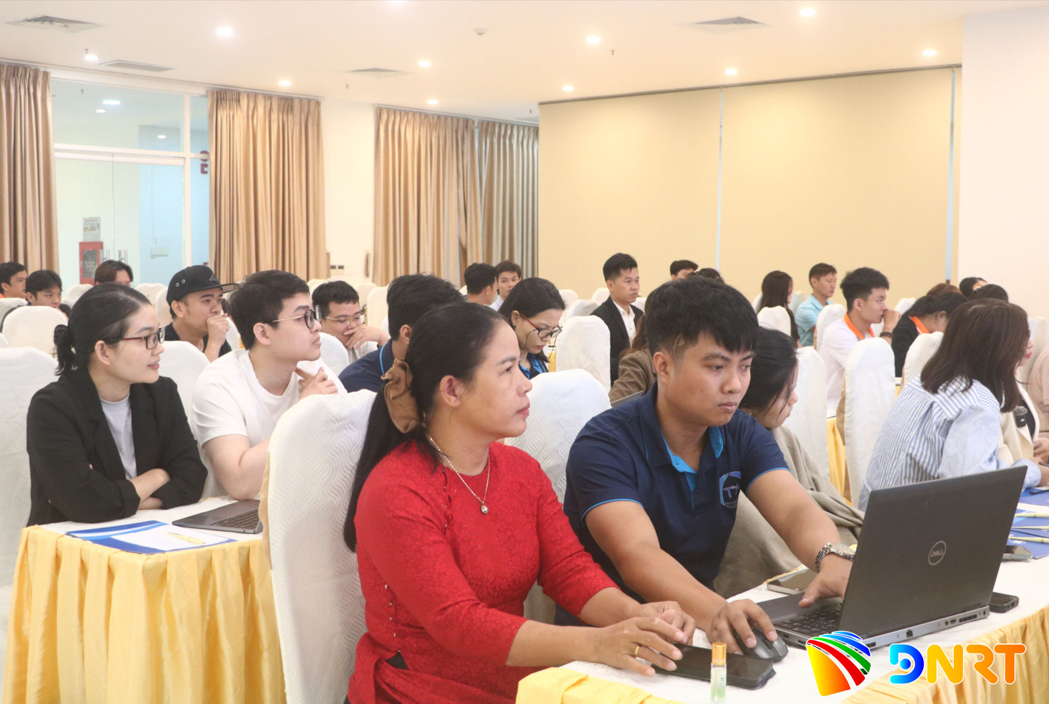 Các startup chuẩn bị cho vòng sơ loại cuộc thi Khởi nghiệp đổi mới sáng tạo thành phố Đà Nẵng - SURF 2026. Ảnh: VĂN HOÀNG