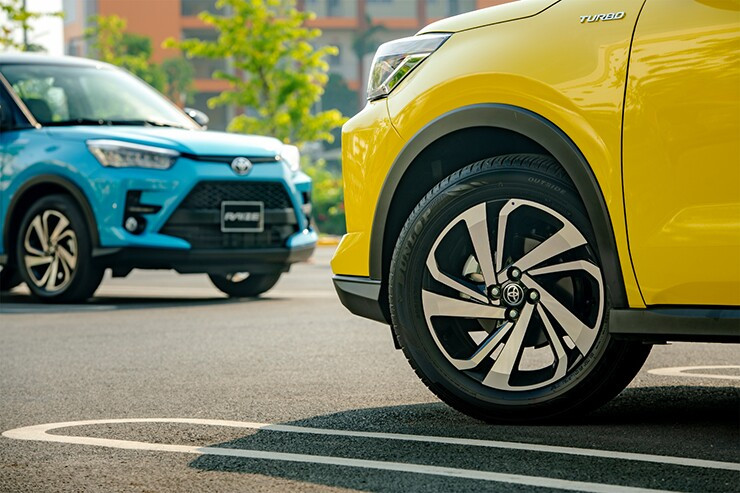 Phần đu&ocirc;i xe Toyota Raize 2026 vu&ocirc;ng vắn v&agrave; thể thao