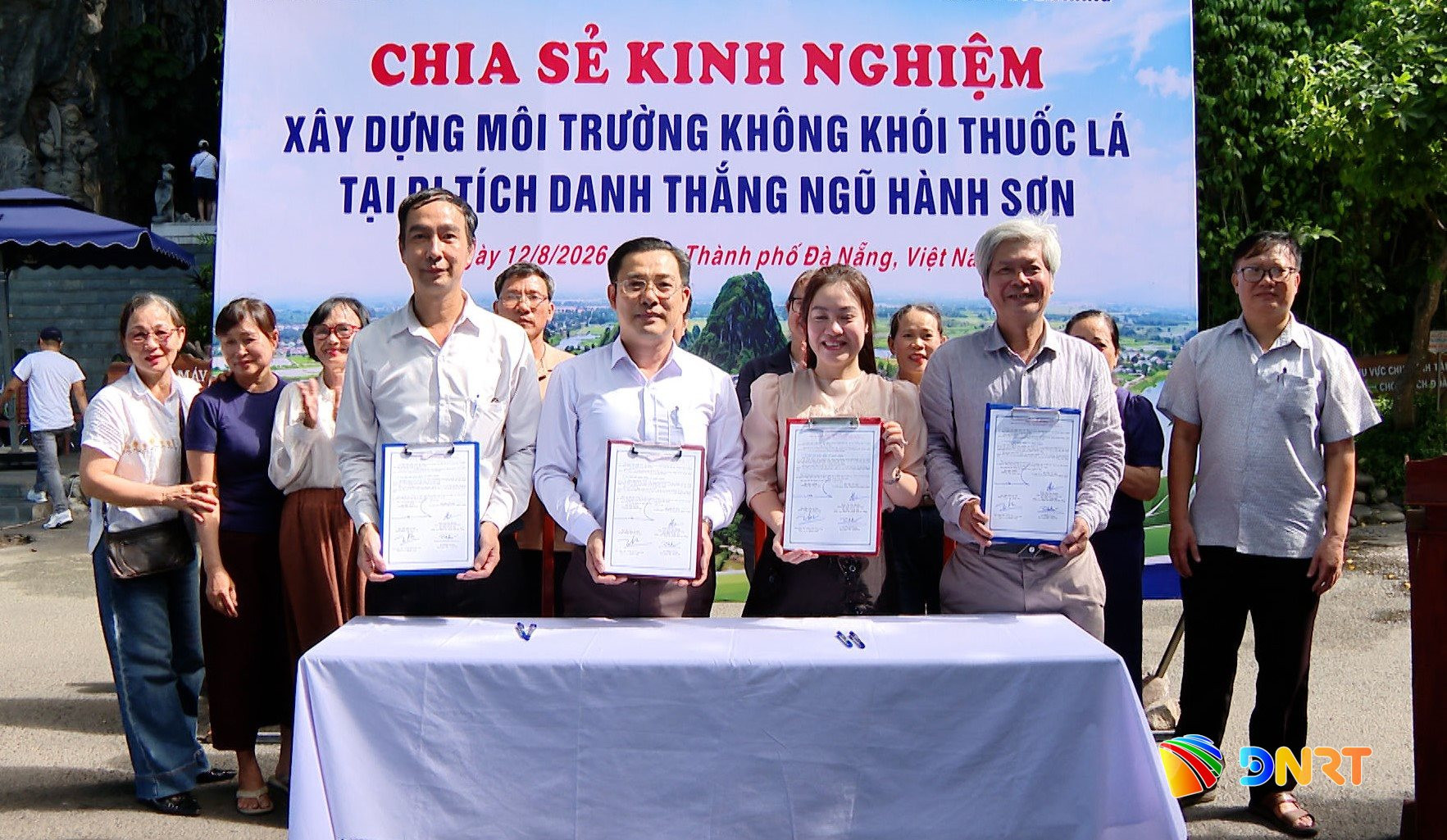 huy6194.00_00_39_18.still001(1)-2ee6aeb57a7d4f9e692625d483dbab04_watermarked.jpg