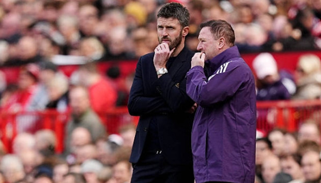 Man United và cộng sự Steve Holland đang tính toán kỹ lưỡng cho mùa giải mới. Ảnh: Getty Images