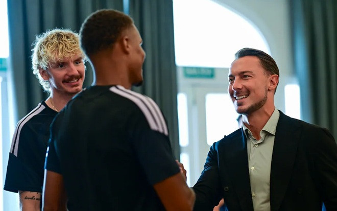 HLV Matthias Jaissle cập bến Newcastle United