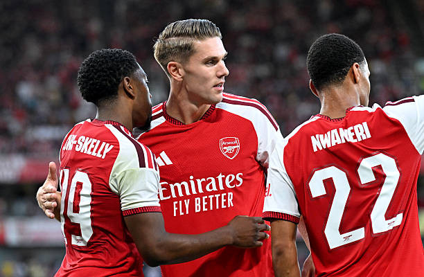 Arsenal nhọc nhằn đánh bại Como tại Emirates.