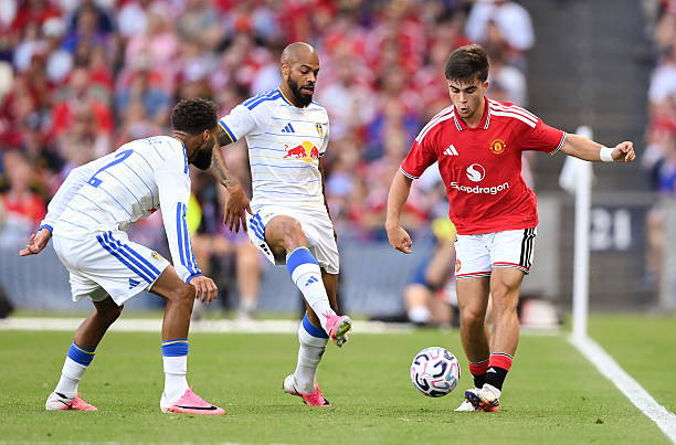 Manchester United nên giữ lại Harry Amass. Ảnh: Getty Images