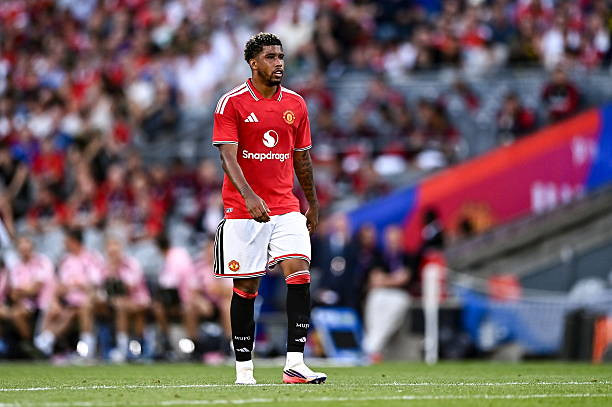 Santos sẽ là mỏ neo của Man Utd mùa tới