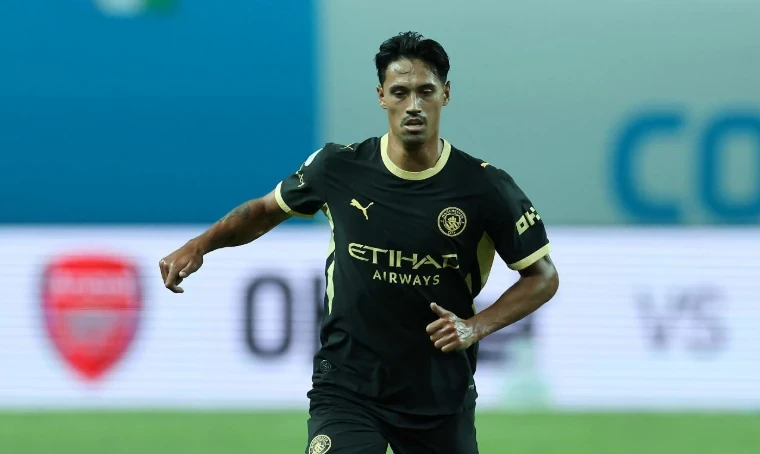 Tijjani Reijnders trong màu áo Manchester City