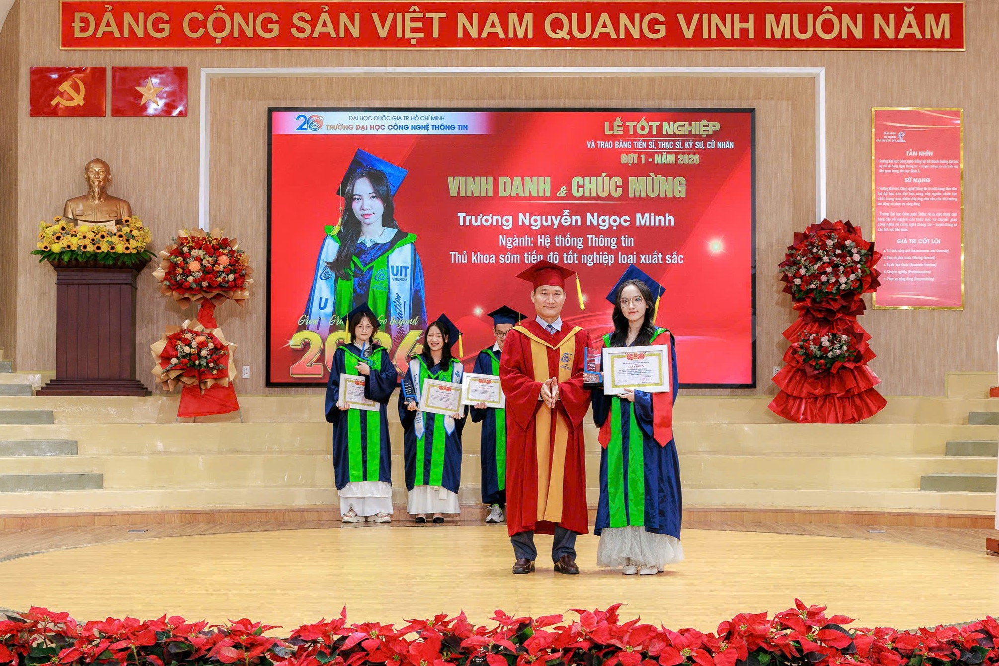 thu_khoa_da_nang_4.jpg