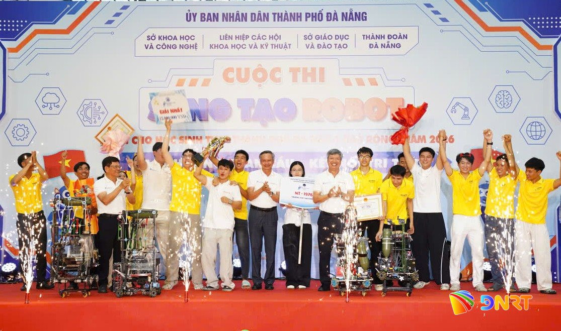 nhat.jpg