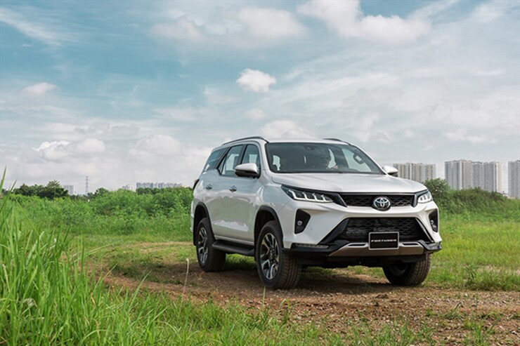Thiết kế đầu xe Toyota Fortuner 2026