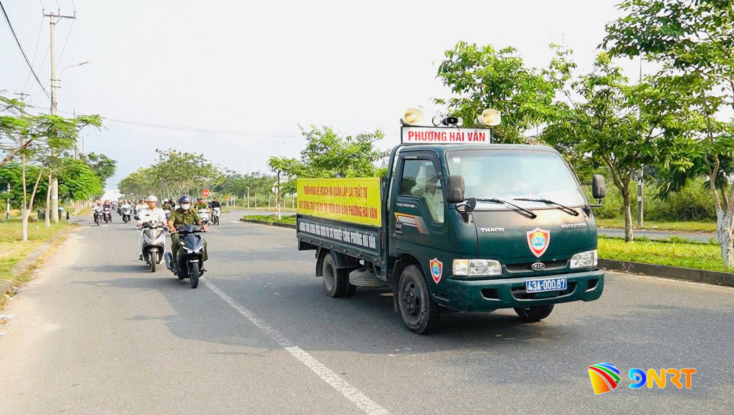 Phường Hải Vân triển khai tuyên truyền lưu động về thực hiện “Khu dân cư 3 an”. Ảnh: KIM HIẾU
