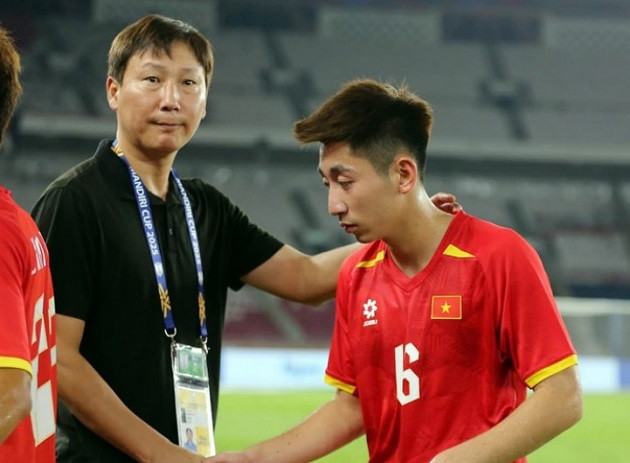 HLV Kim Sang Sik thể hiện sự cao tay trong cách dùng người.