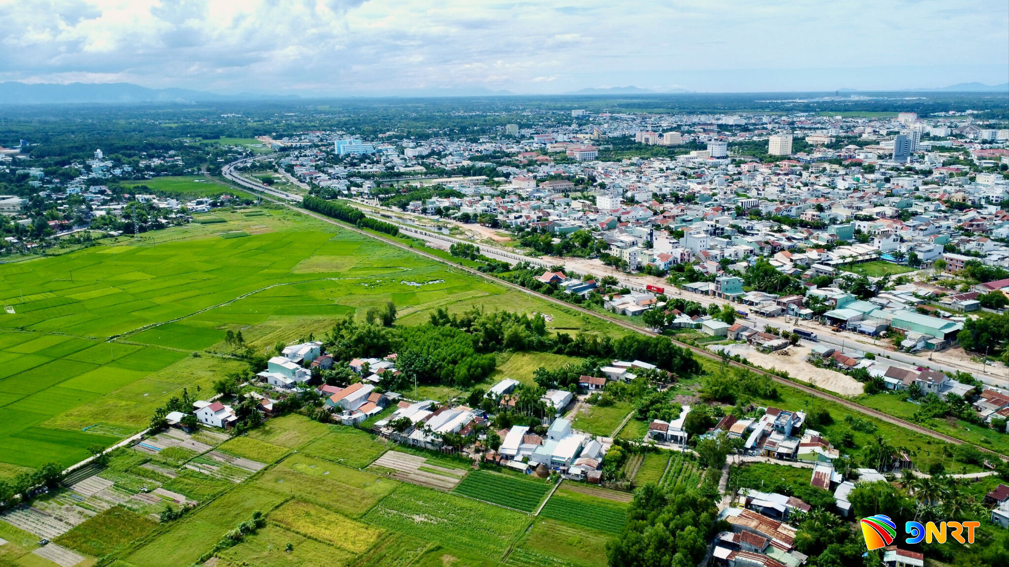 Tam Kỳ và vùng ngoại ô. Ảnh: T.CÔNG