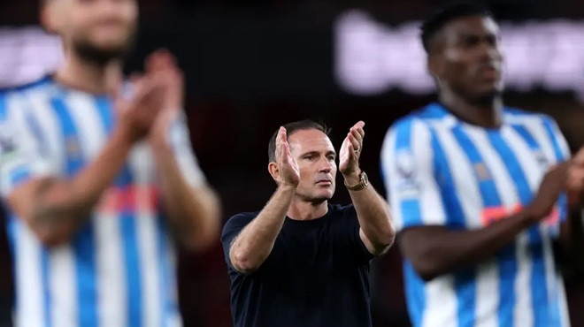 Coventry đã thua đậm Arsenal ở trận ra quân Ngoại hạng Anh