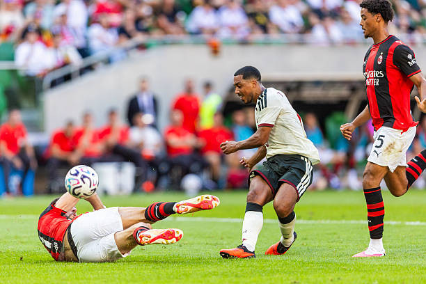 Youri Tielemans gia nhập Manchester United