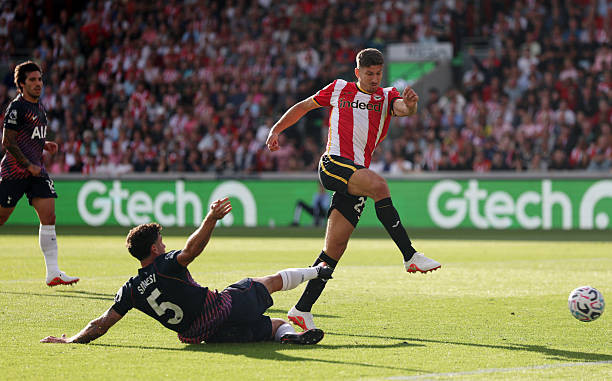 Tottenham nhận thảm bại trước Brentford. Ảnh: Getty Images.