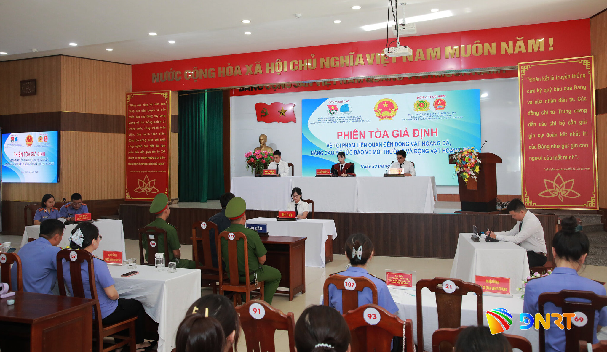 QUANG CANH TOA AN KHE
