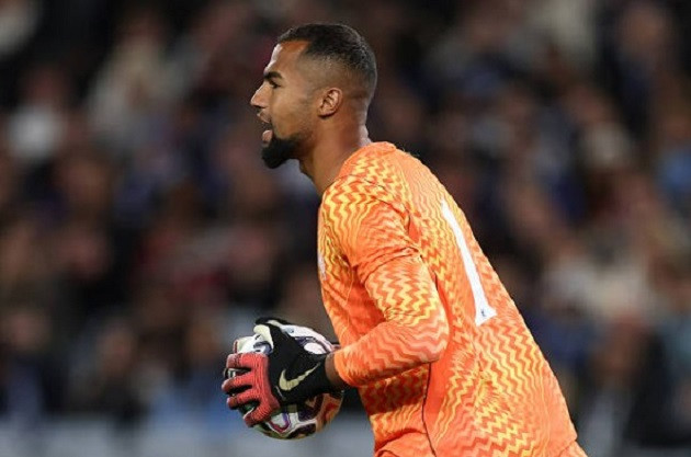 Robert Sanchez chịu nhiều áp lực sau màn trình diễn bất ổn trước Fulham