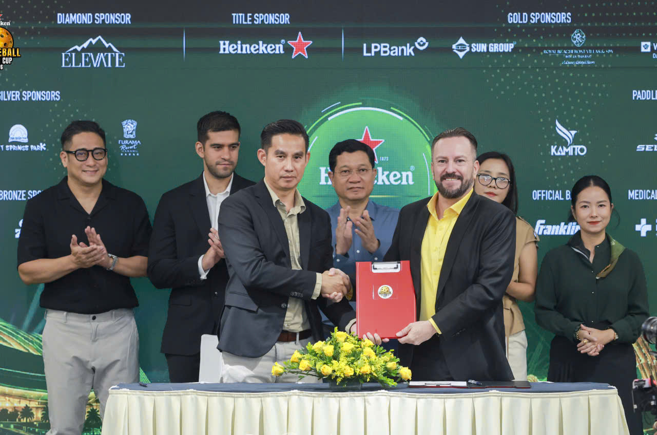 Ban tổ chức ký kết hợp tác