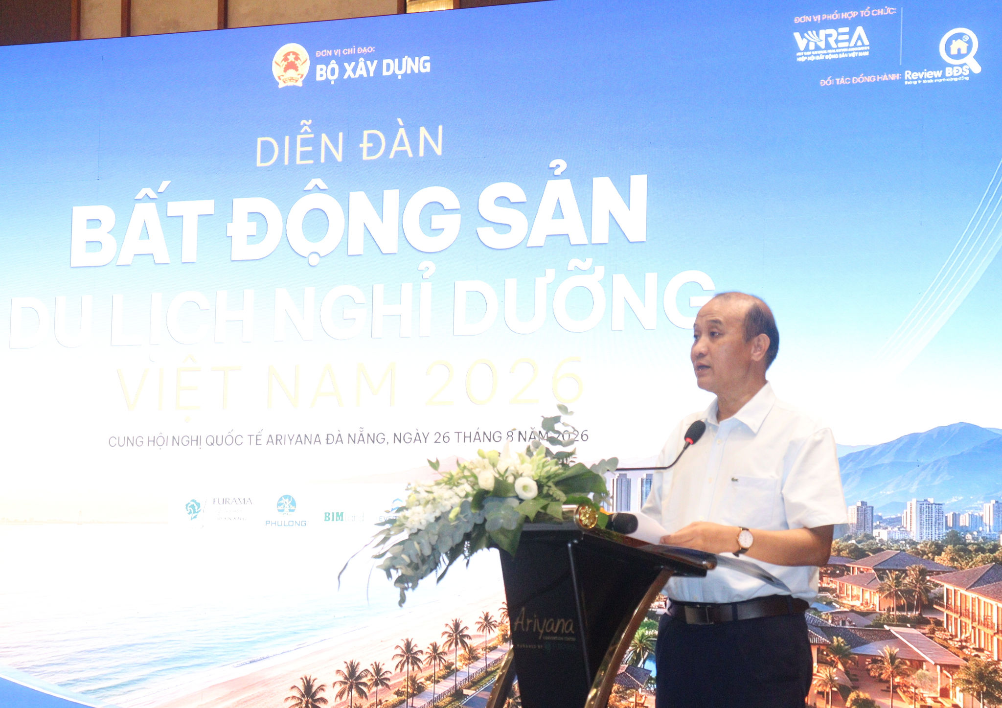 Phó Chủ tịch UBND thành phố Đà Nẵng Lê Quang Nam phát biểu tại diễn đàn. Ảnh: HOÀNG HIỆP