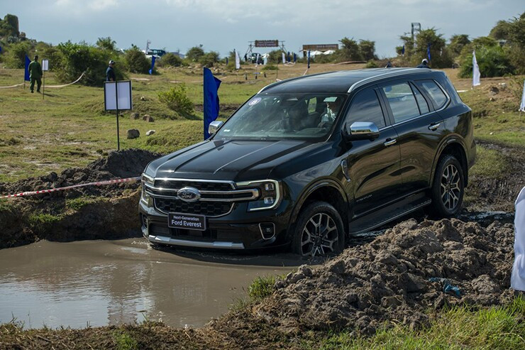 Giá xe Ford Everest cập nhật tháng 8/2026 - 13