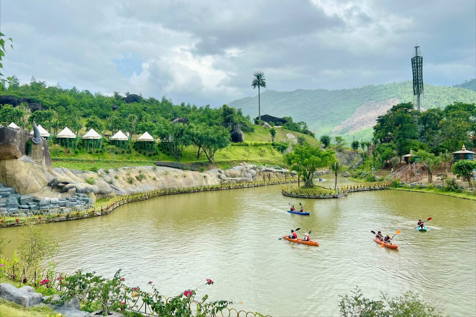Núi Thần Tài