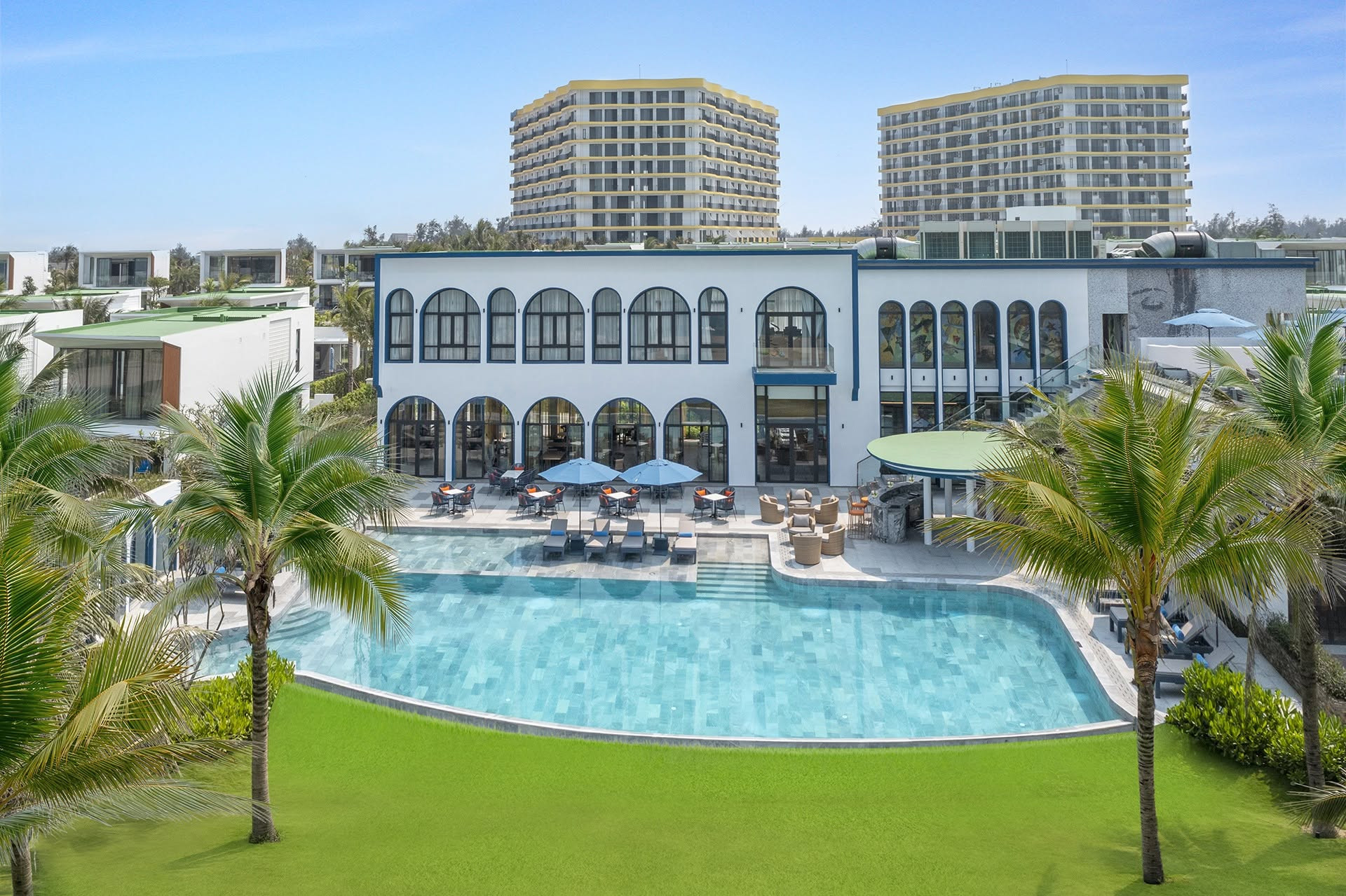 Royal Beachfront Resort