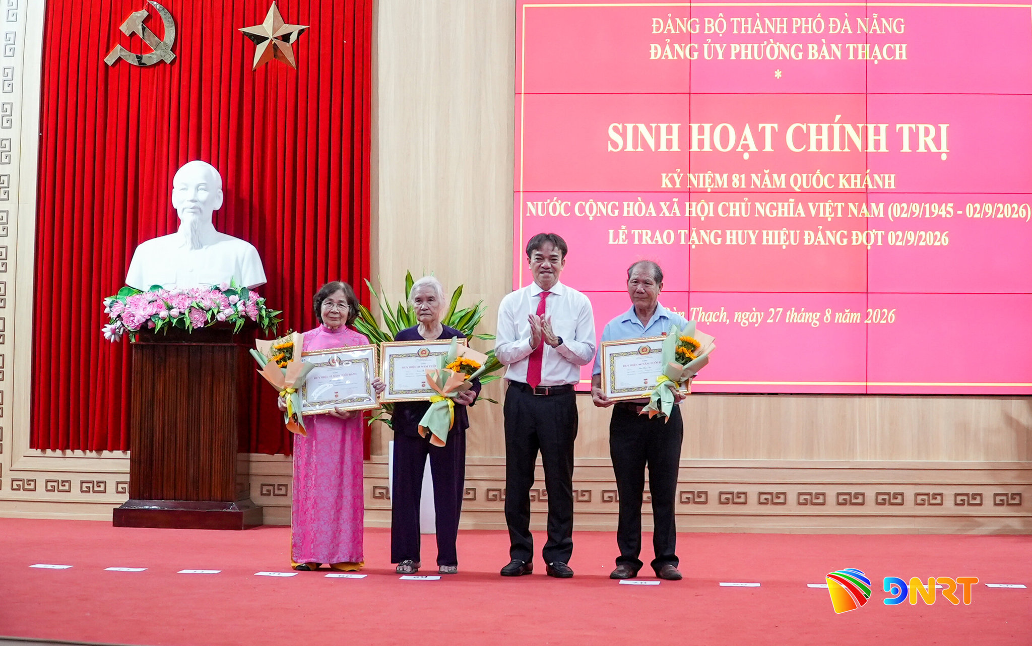 BAN THACH TRAO HH DANG