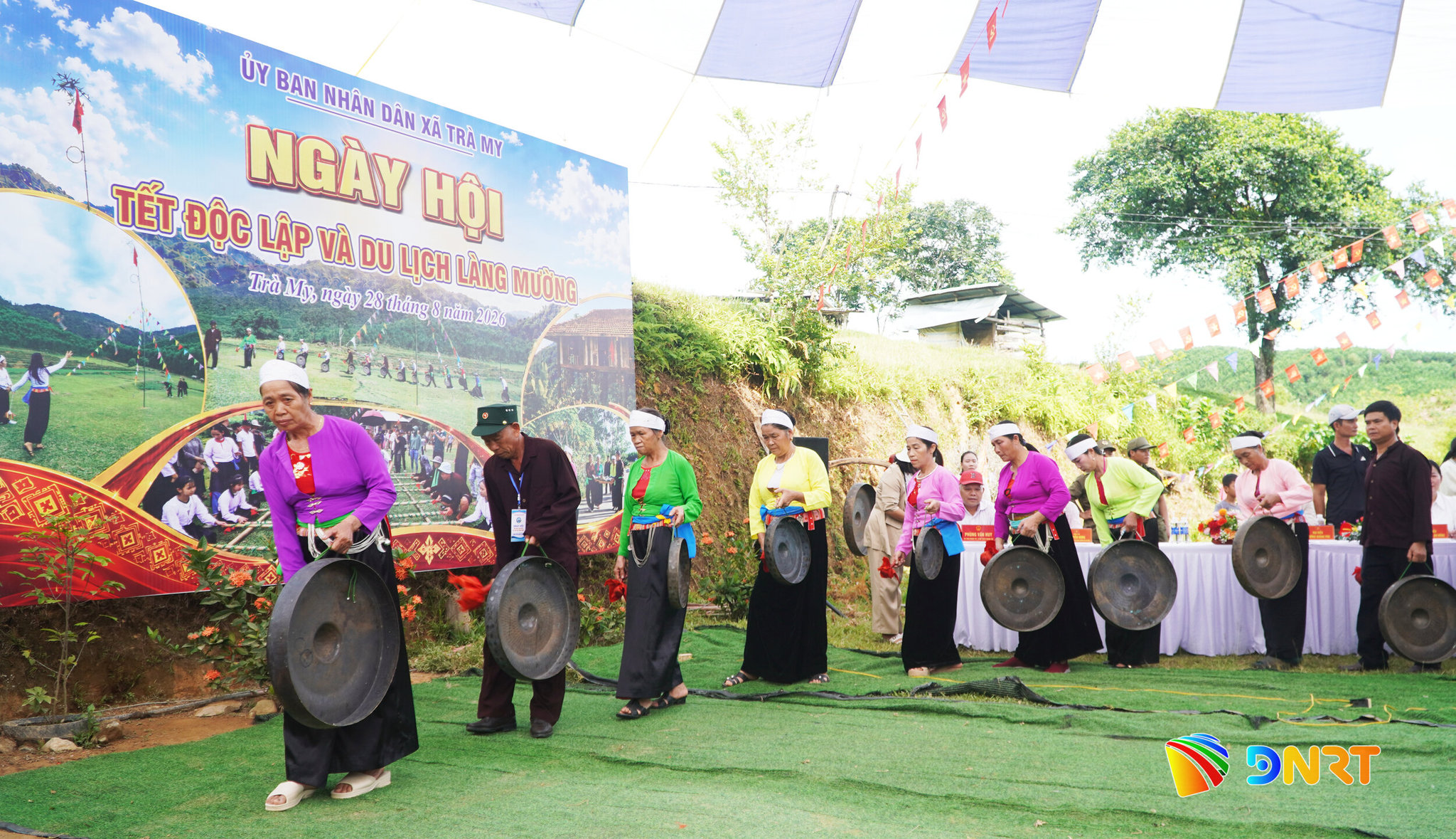 Nghi thức cồng chiêng khai hội làng Mường
