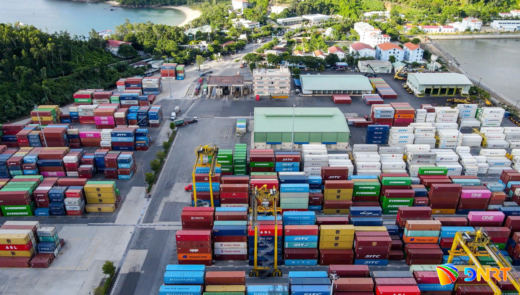 Góc bãi container.
