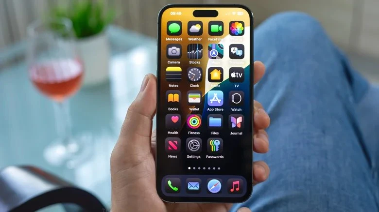 Nguồn cung iPhone 15 Pro và Pro Max VN/A dần cạn kiệt trên thị trường