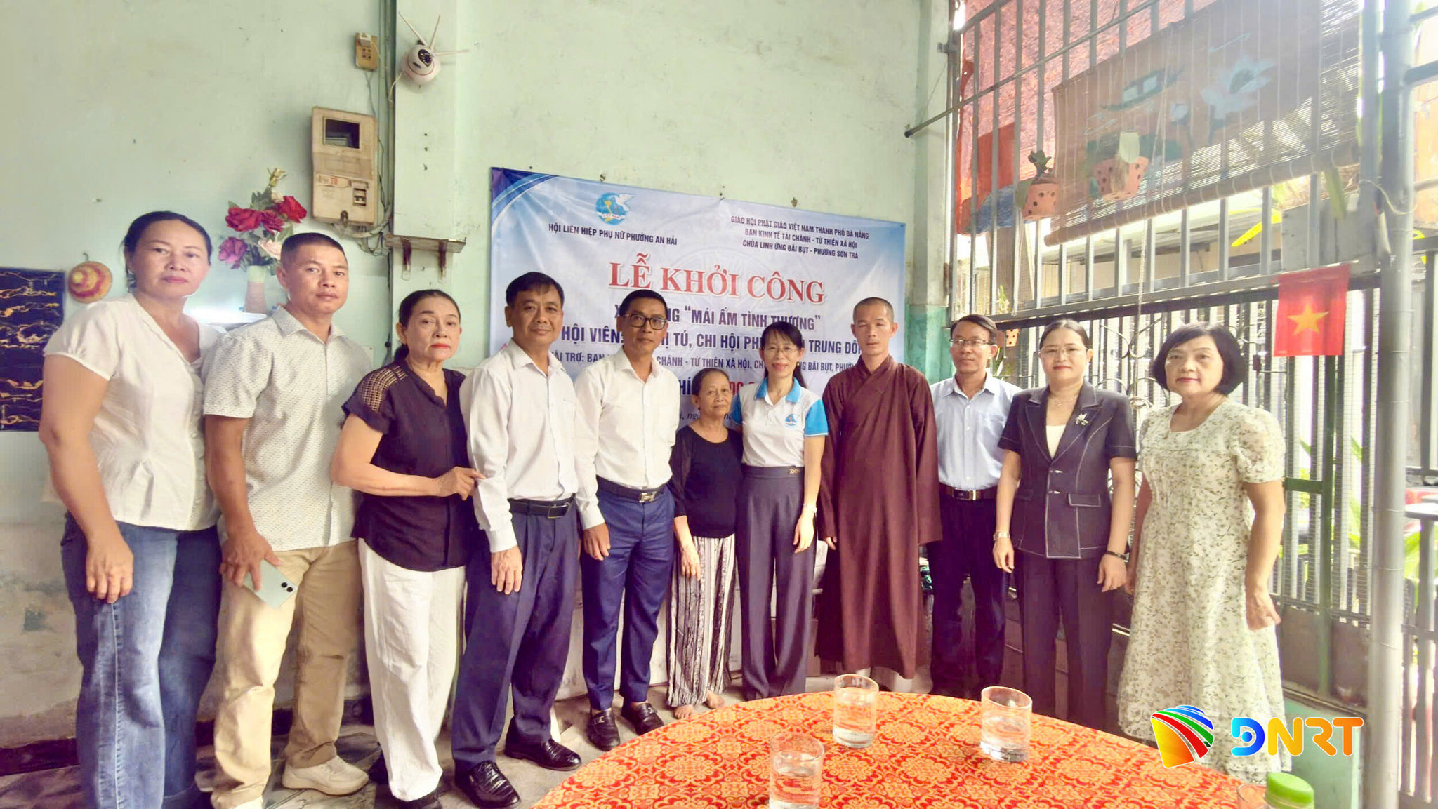 Lanh do phung, khu dan cu d L khi cong va chp hinh luu nim vi gia dinh