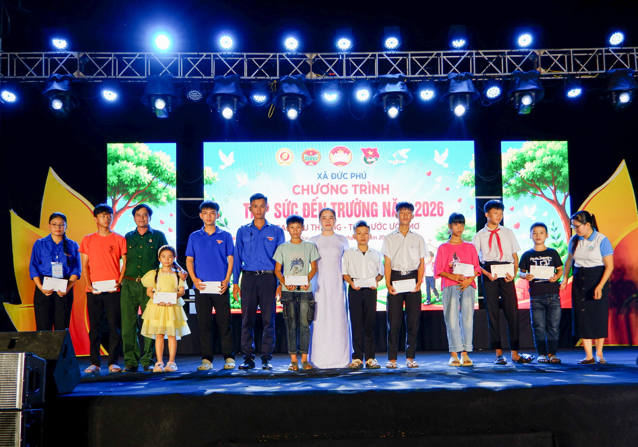 Trao học bổng