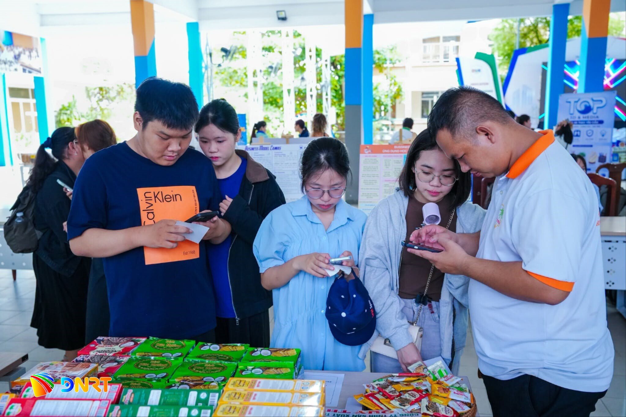 26-8-khoi-nghiep-1a.jpg